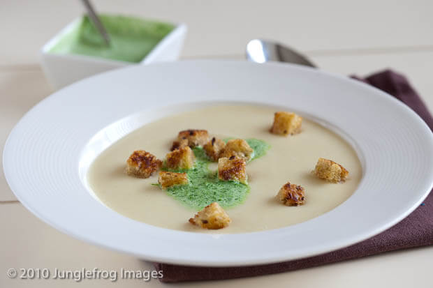 Pastinaak soep met peterselie room | simoneskitchen.nl