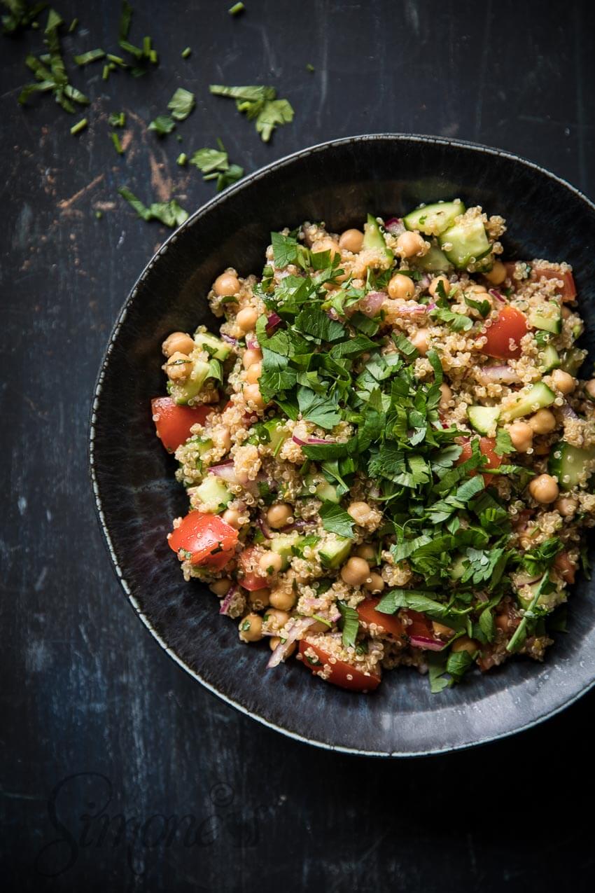 Vegan quinoa salade met kikkererwten