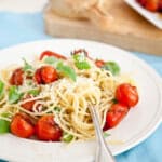 Pasta met tomaten en basilicum