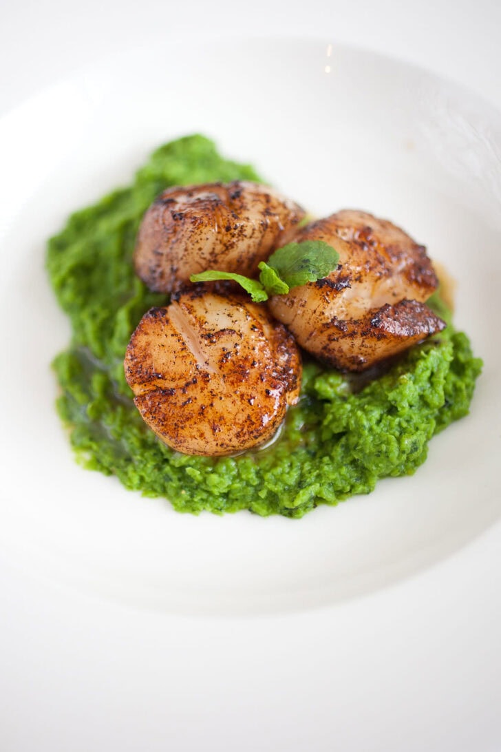 Coquilles met erwtenpuree