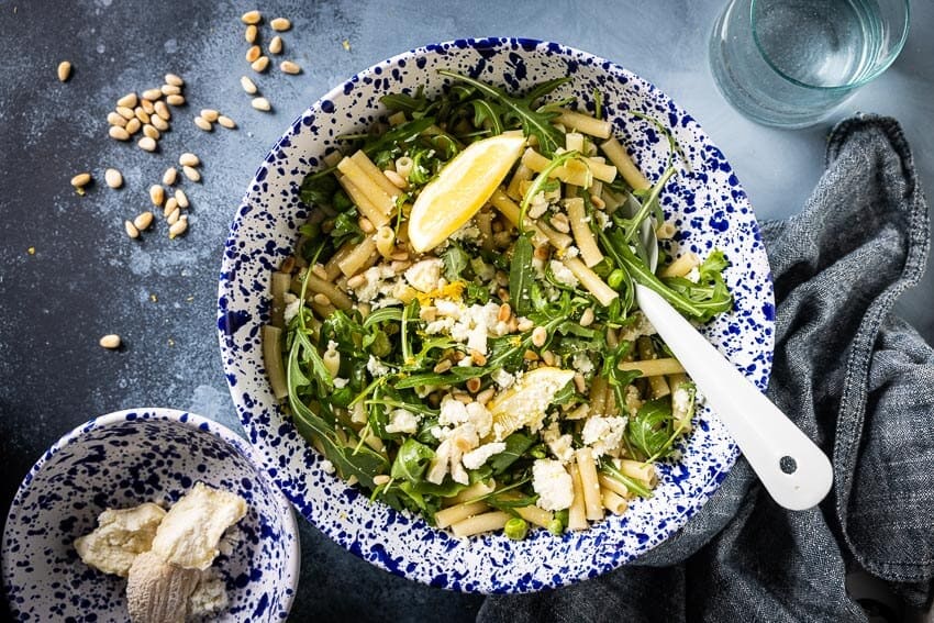 Vegetarische pasta met geitenkaas en citroen