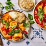 Kipburger met tomatensalade