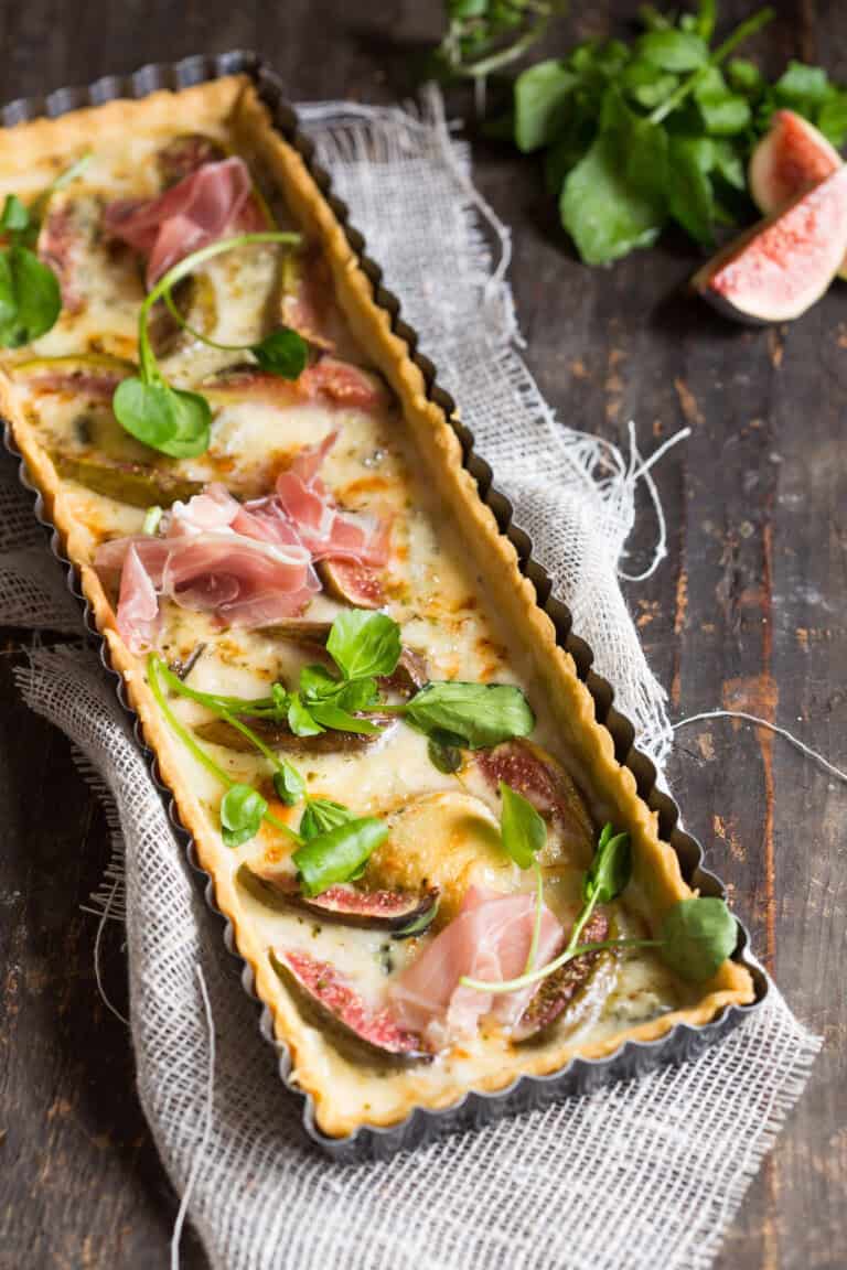 Vijgentaart met gorgonzola en prosciutto