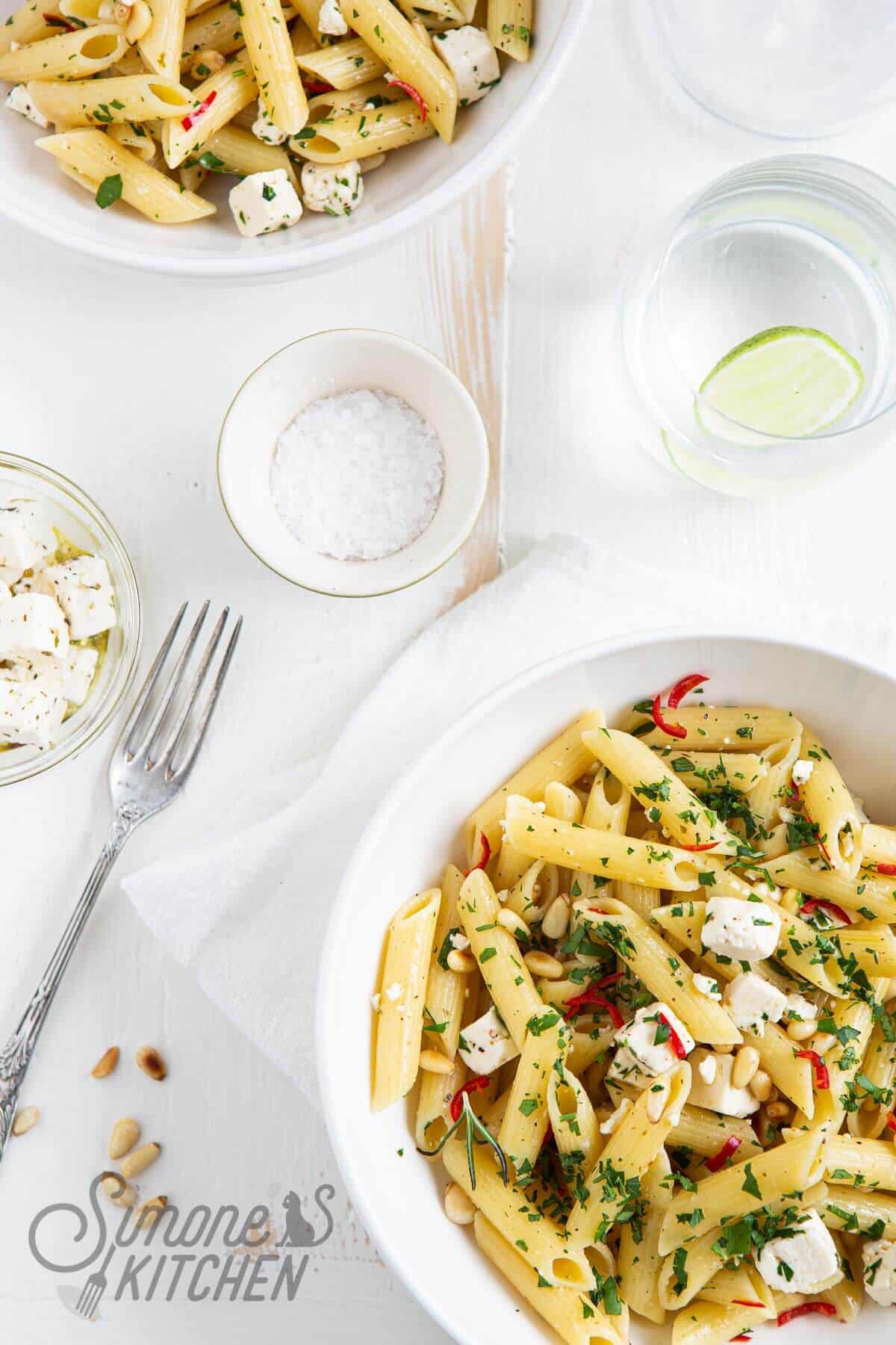 Pasta met feta en chii