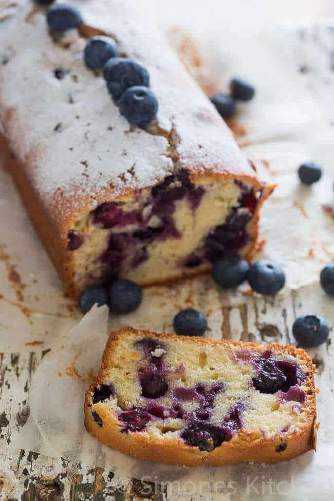 Yoghurt cake met blauwe bessen