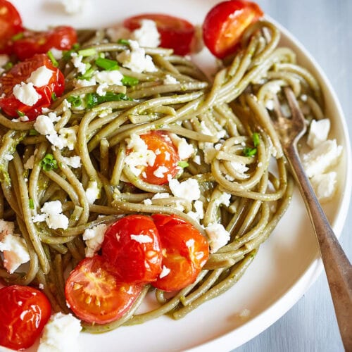 Spaghetti met geroosterde tomaatjes en knoflook