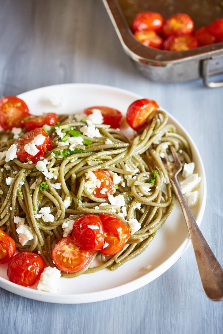 Spaghetti met geroosterde tomaten