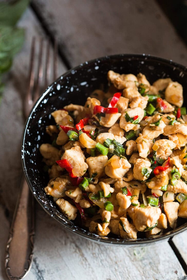 Thaise kip met basilicum