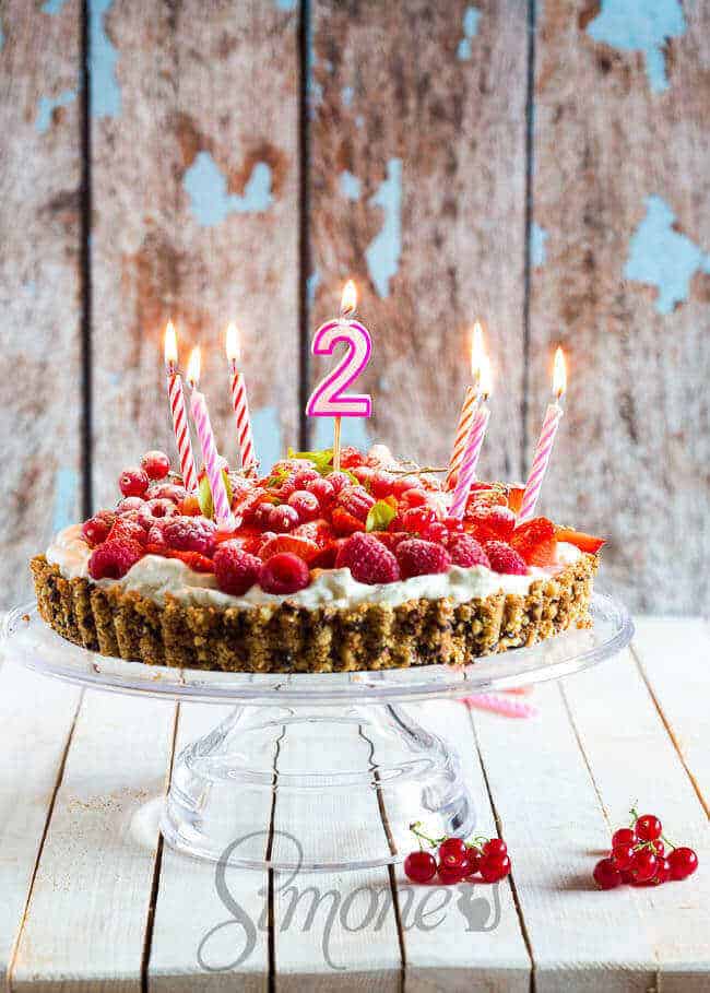 Aardbeientaart met frambozen