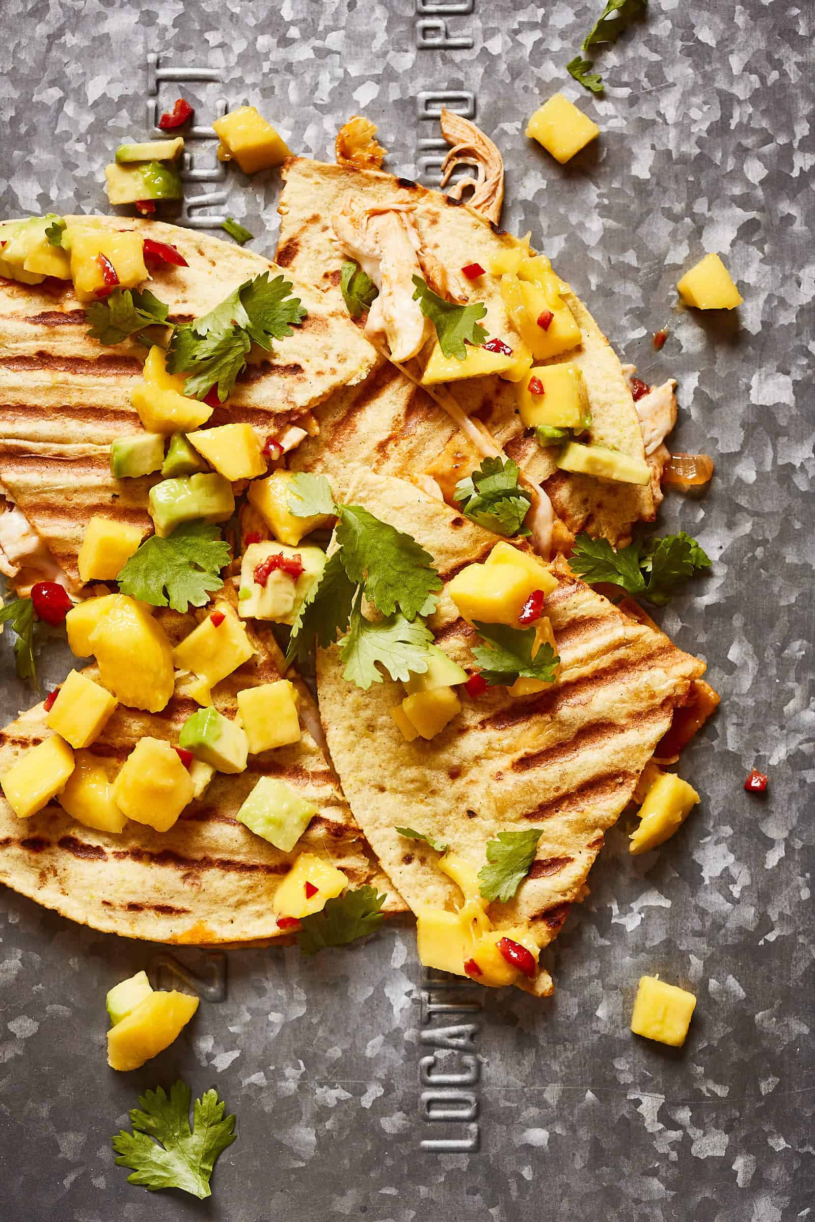 Kip quesadillas met chipotle saus