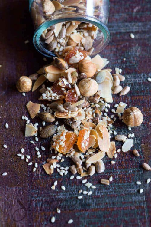 makkelijke ontbijttopping met noten en zaden | simoneskitchen.nl