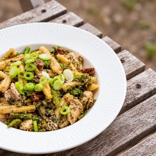 Pasta met bimi liggend