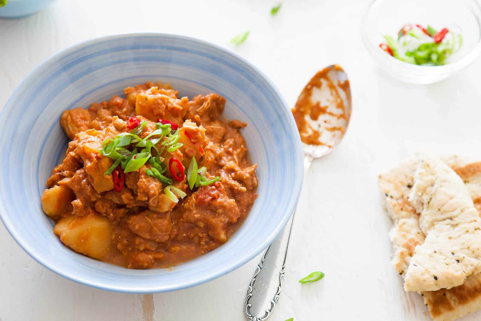 Slowcooker recept met kip, aardappel en pinda's