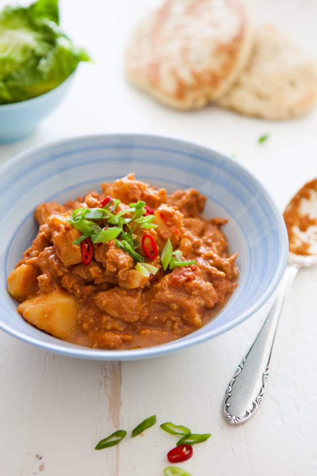 Slowcooker gerecht met kip, aardappel en pinda