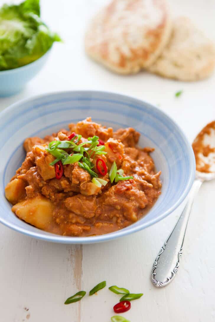 Slowcooker gerecht met kip, aardappel en pinda