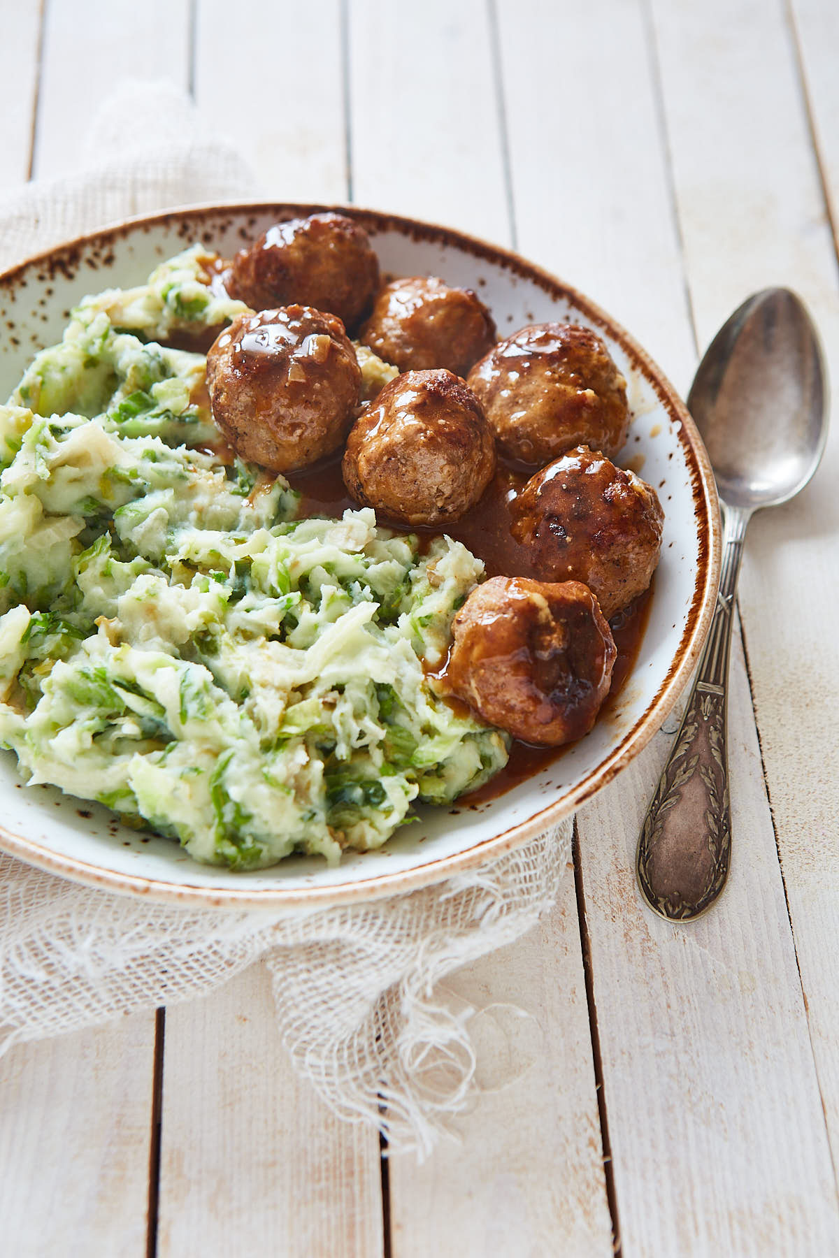 Andijviestamppot met gehaktballetjes