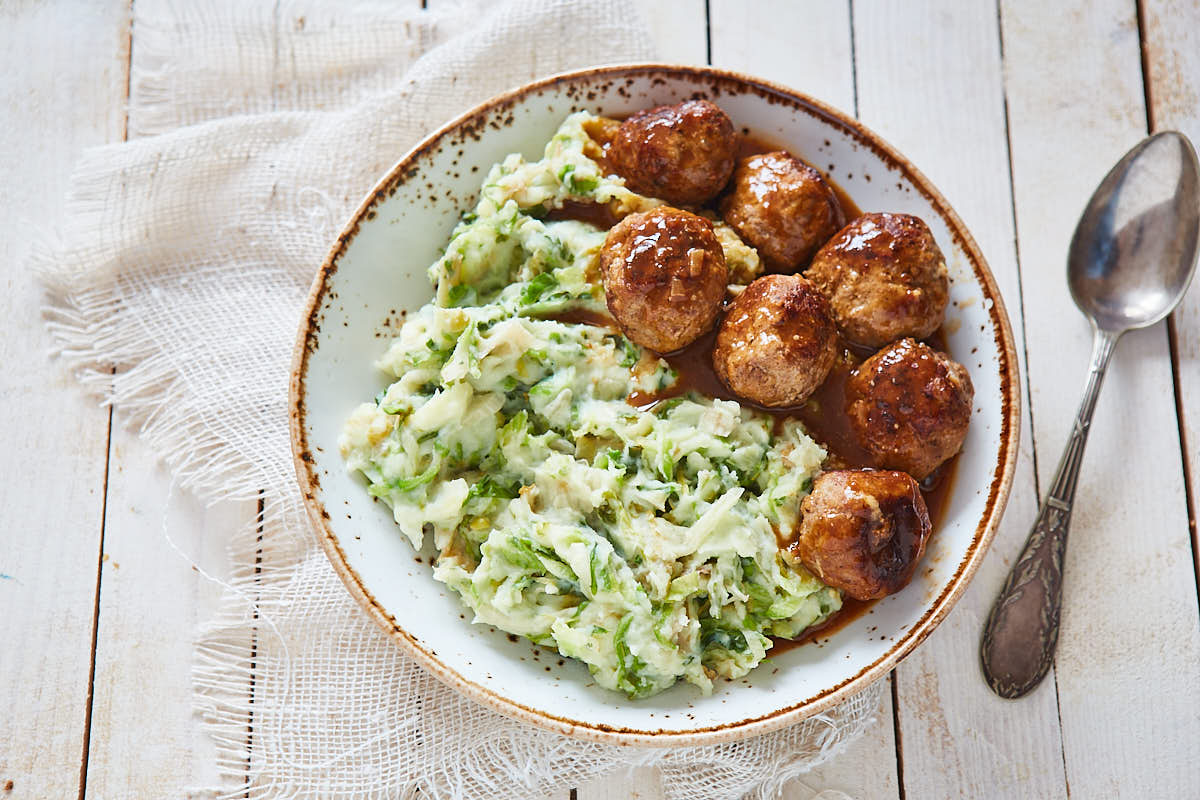 Andijviestamppot met gehaktballetjes