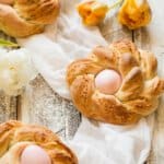 Feestelijke paasbroodjes met een hartige twist | simoneskitchen.nl