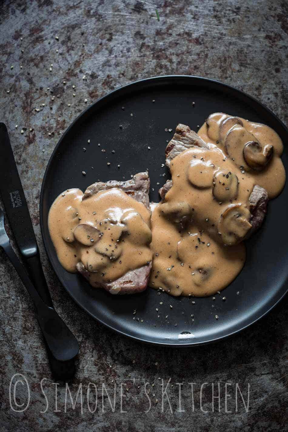 Biefstuk met champignonsaus