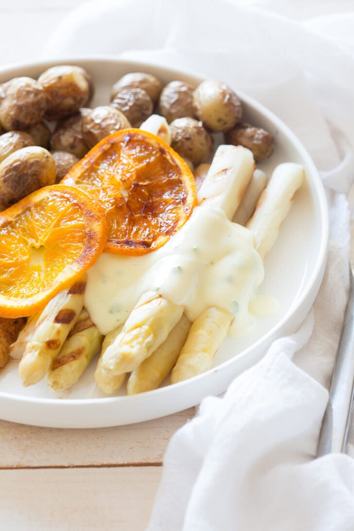 Gegrilde asperges met sinaasappel