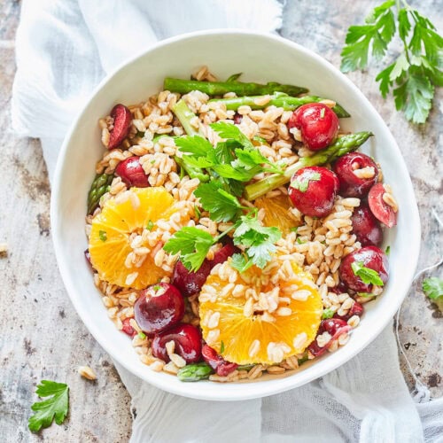 Speltsalade met kersen