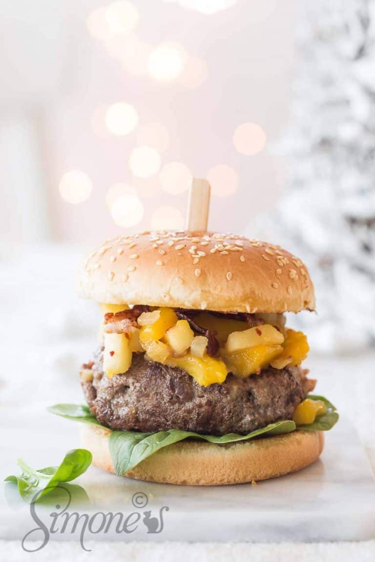 Kerstburger met ham, bacon en kastanjes | simoneskitchen.nl