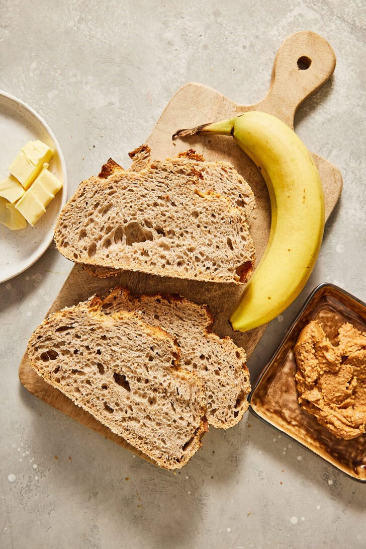 Ingredienten tosti banaan en pindakaas