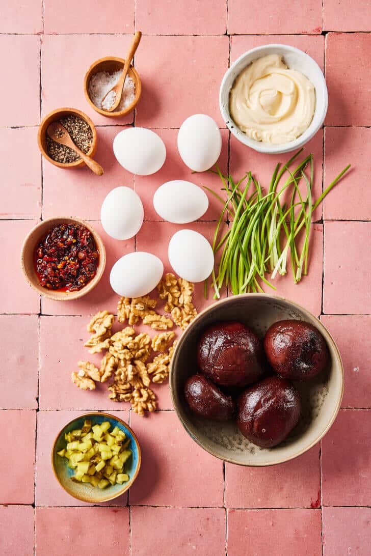 Ingredienten voor bietjessalade met ei