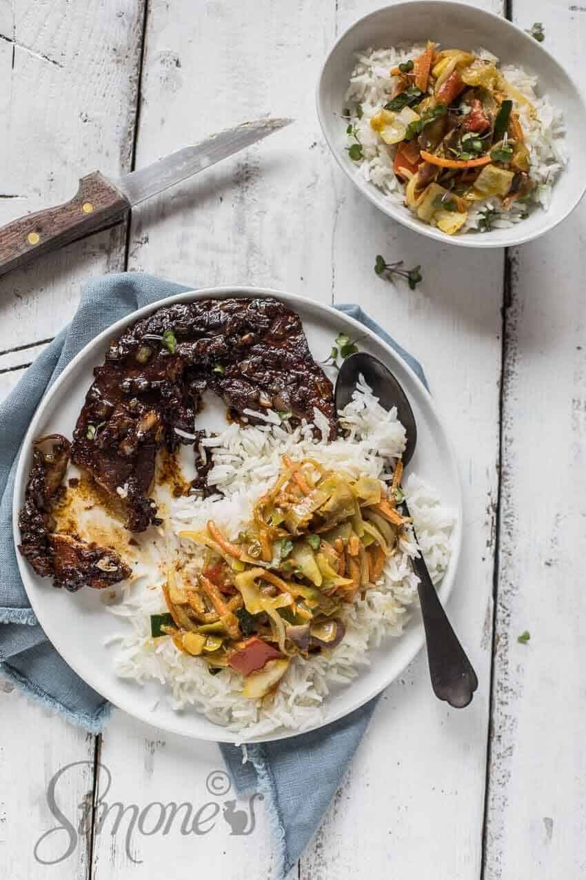 Indisch gekruide speklapjes met nasi