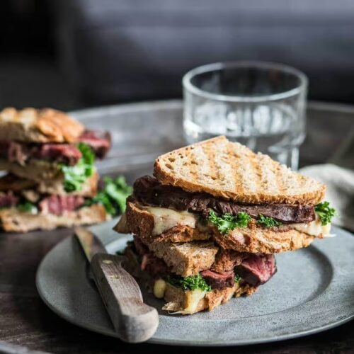 tosti met truffelkaas en bief