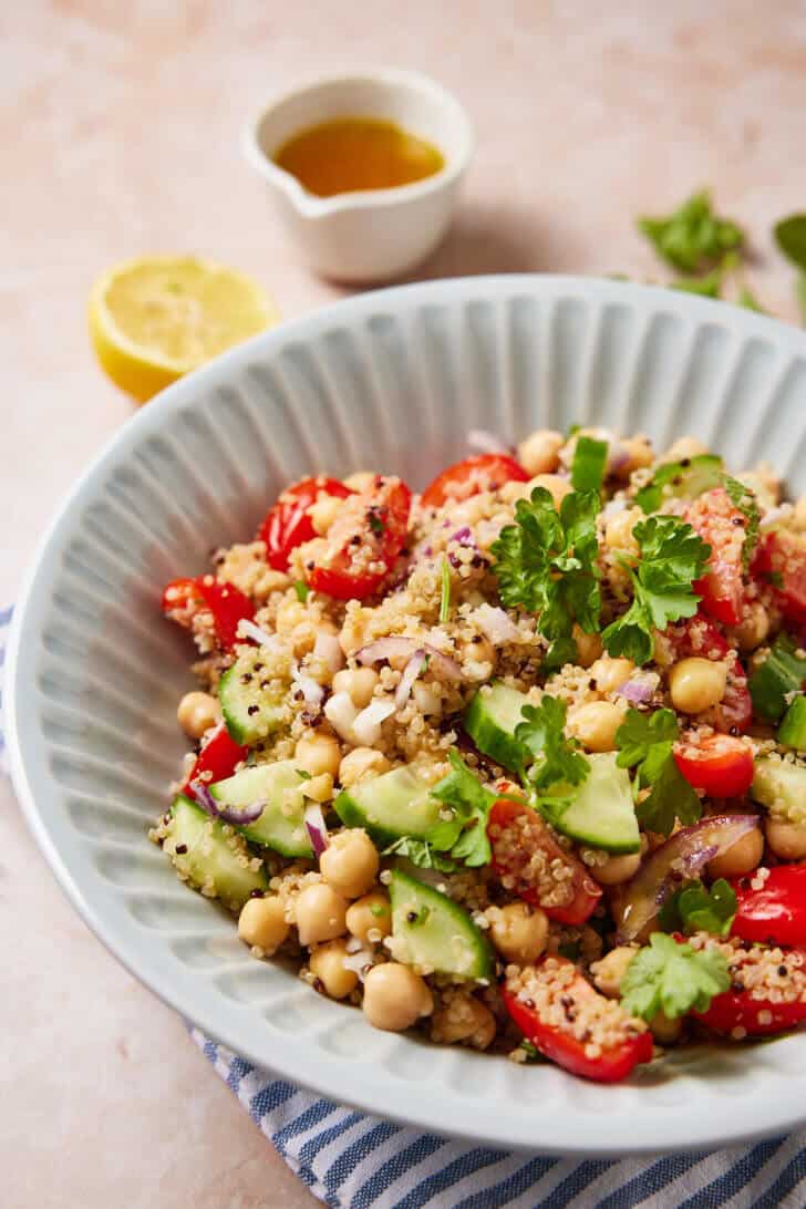 Vegan quinoa salade met kikkererwten