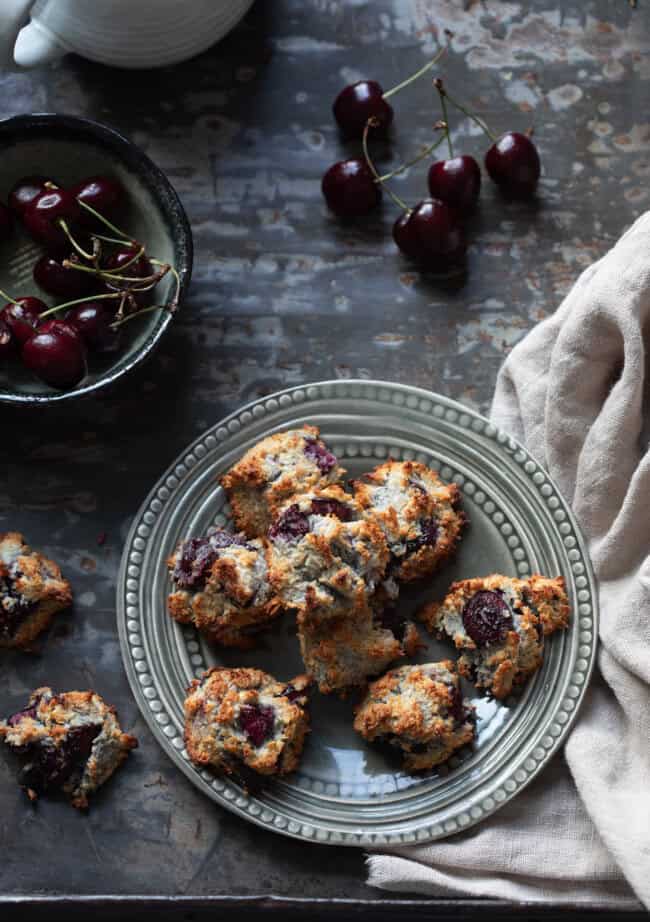 Kokosmakronen met kersen