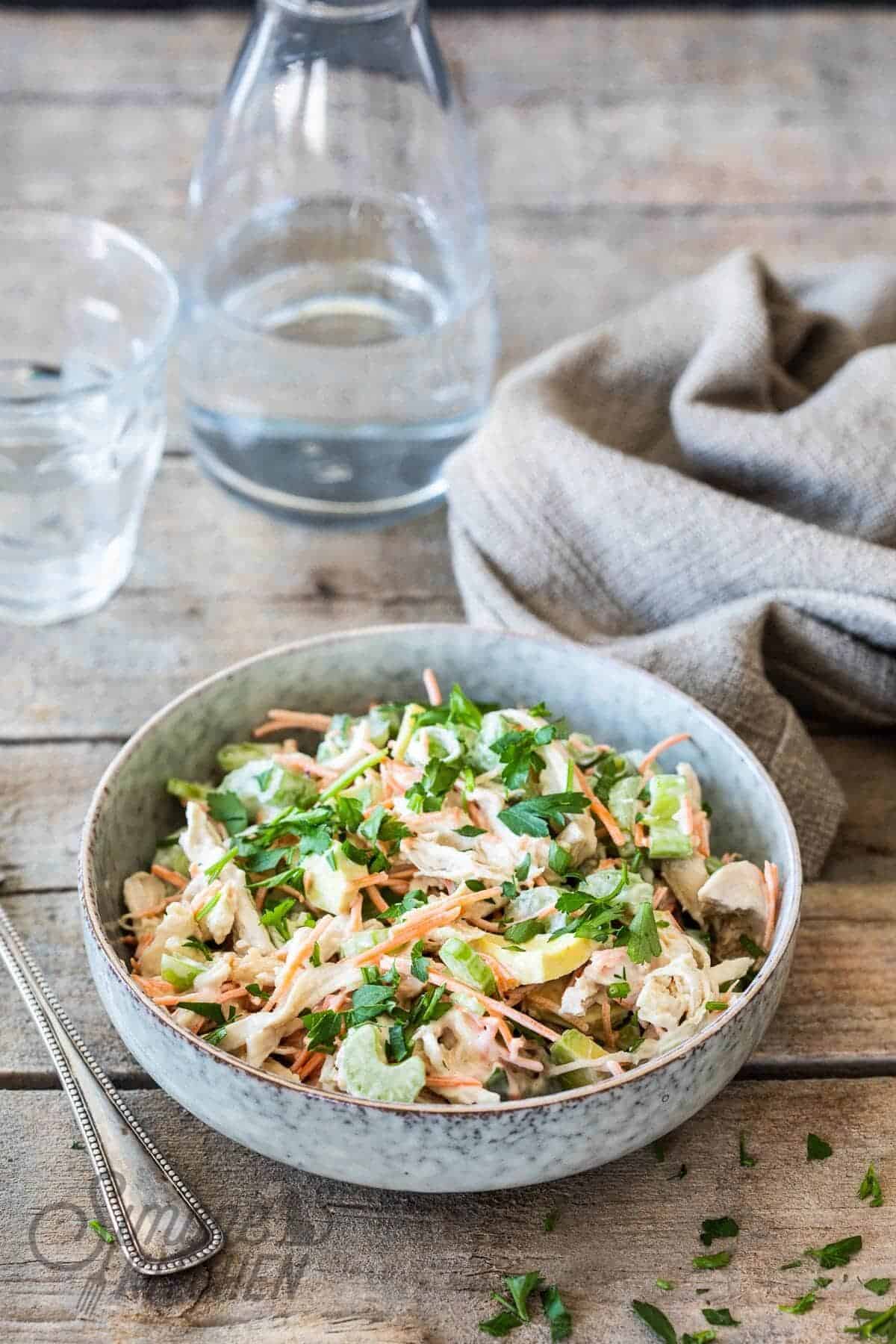 Kipsalade met bleekselderij en avocado