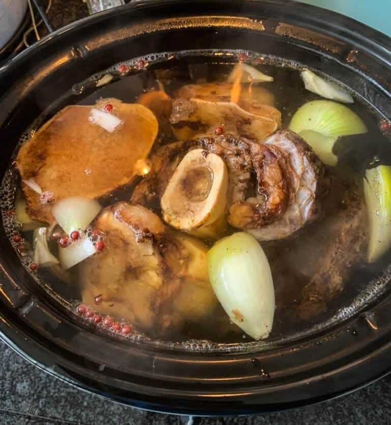 Zelf runderbouillon maken (in de slowcooker) Simone's Kitchen