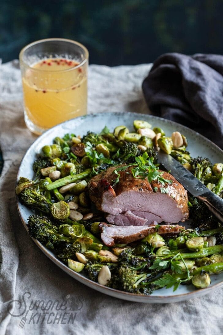 Makkelijke beenham met ovengroente