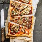 aubergine plaattaart met zongedroogde tomaatjes