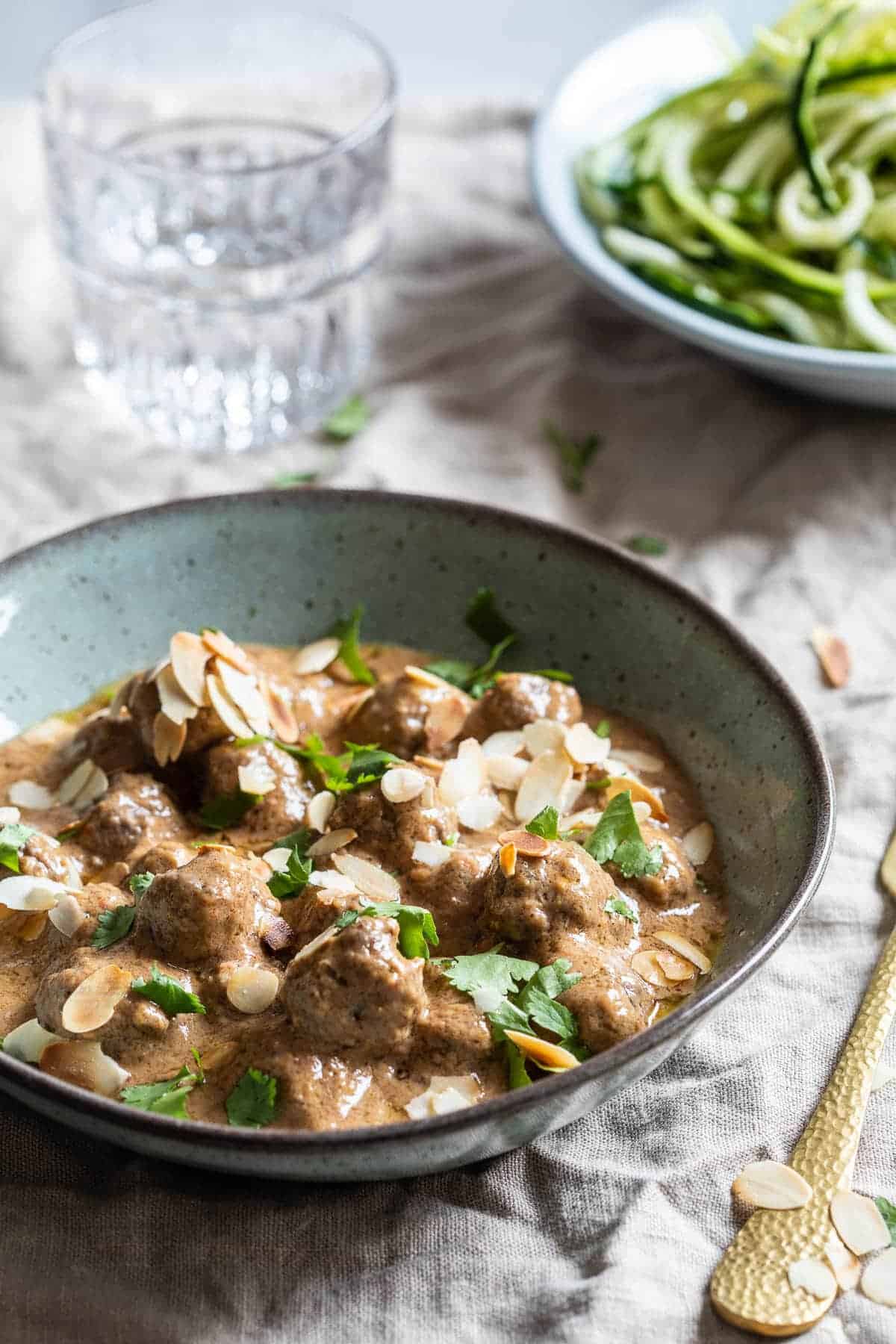 Gehaktballetjes in amandelsaus (whole30, paleo)
