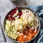 Regenboogsalade met kip