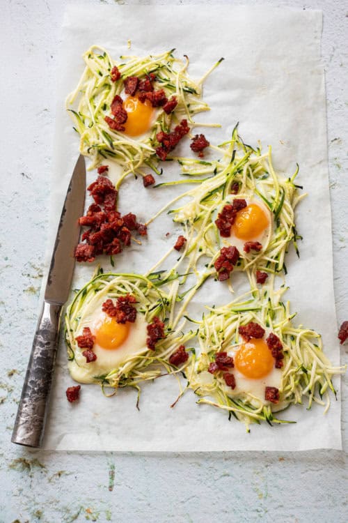 Courgettenestjes met chorizo en ei
