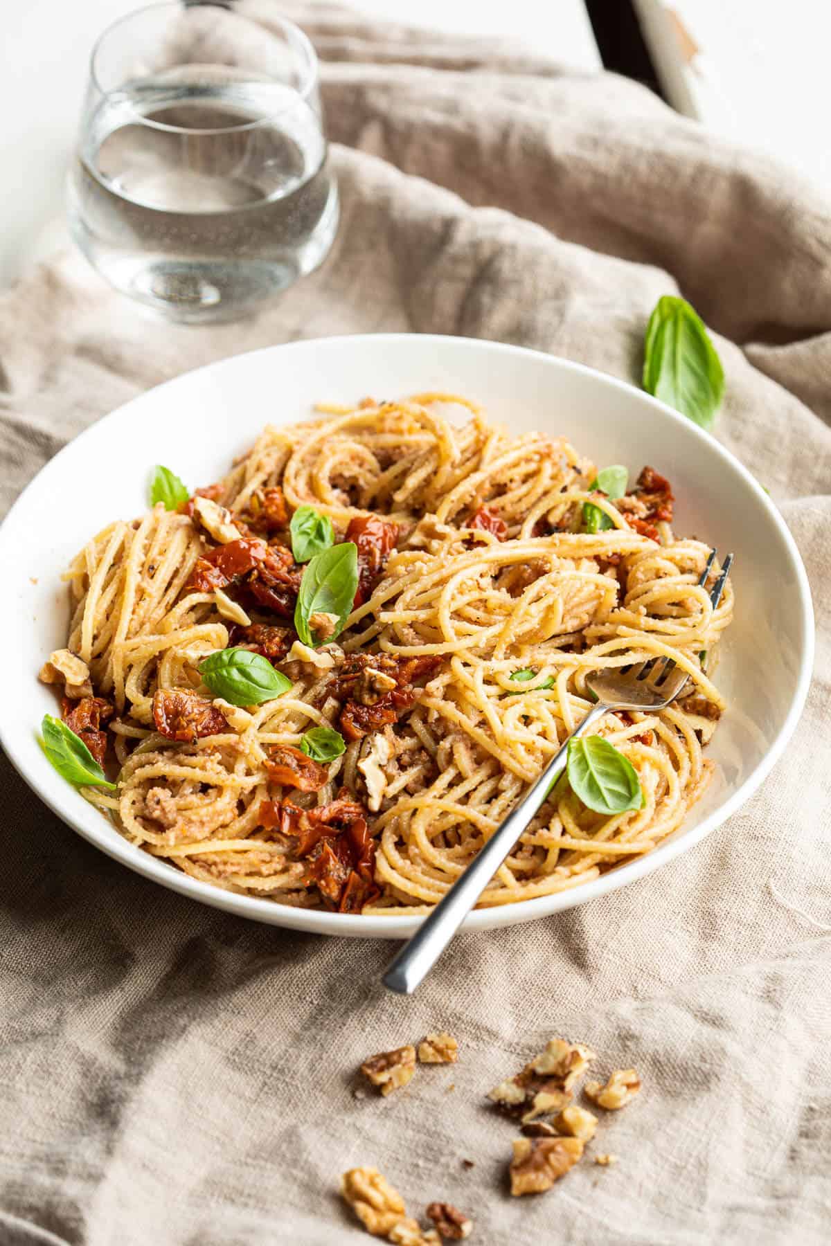 Vegan pasta met walnotensaus