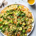 Geroosterde bloemkoolschotel met spruitjes