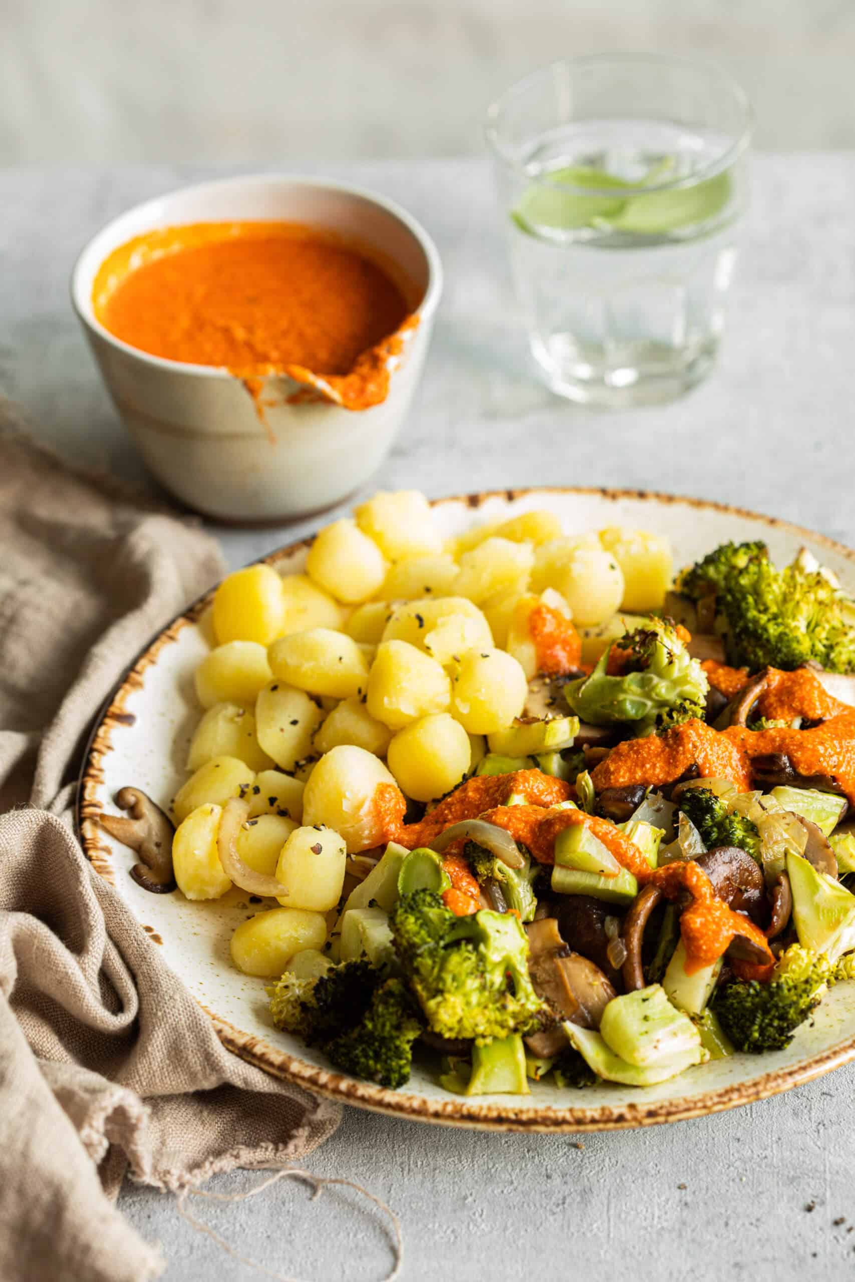 Geroosterde broccoli met romesco saus