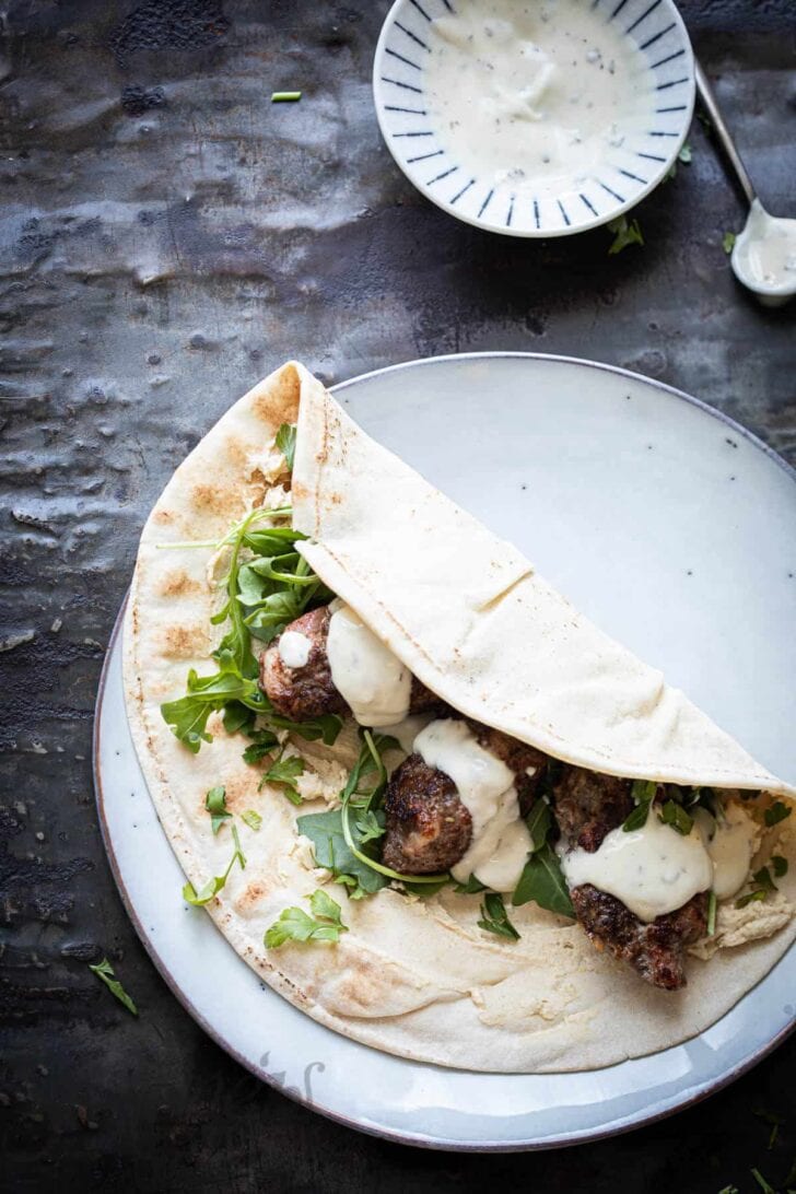 Cevapcici met flatbread