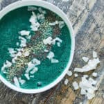 Smoothie met spirulina en ananas