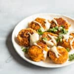 Pittige pompoenballetjes met walnoot