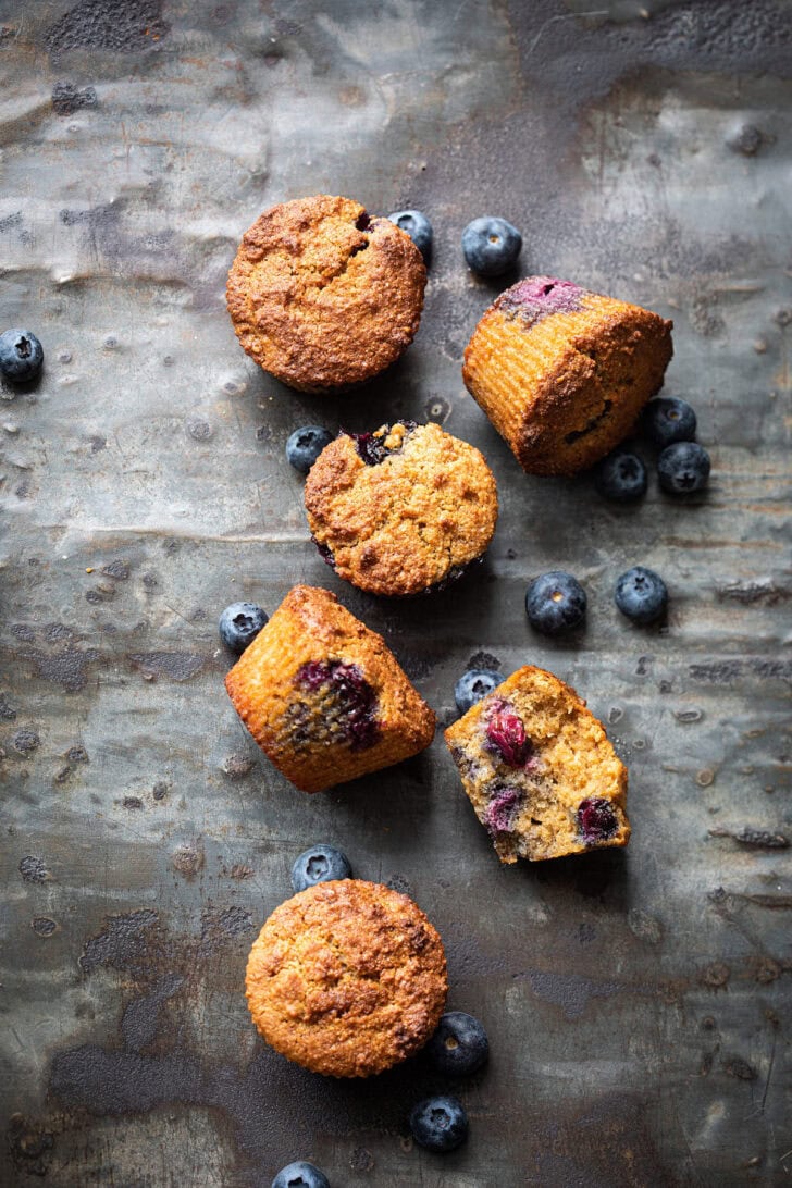 Keto muffins met blauwe bessen
