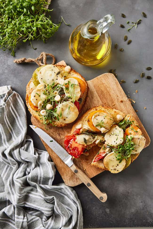 broodje geitenkaas en tomaat