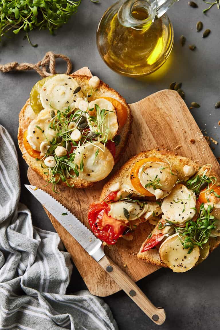 broodje geitenkaas en tomaat