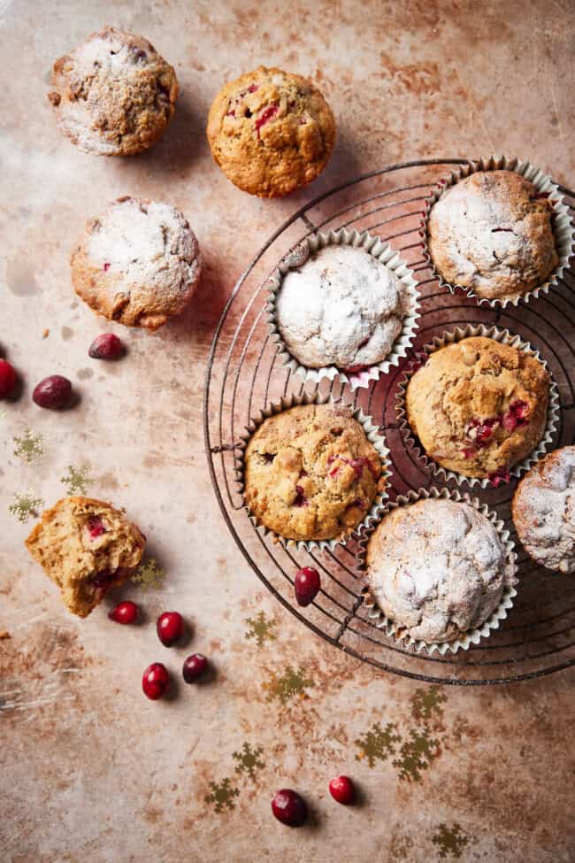 Kerstmuffins met cranberries en marsepein