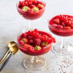 spoom van rood fruit